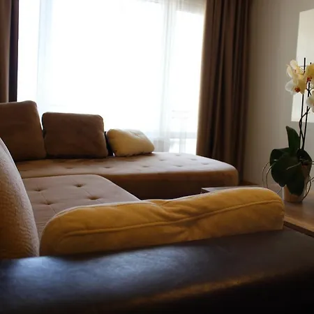 Apartment Mir